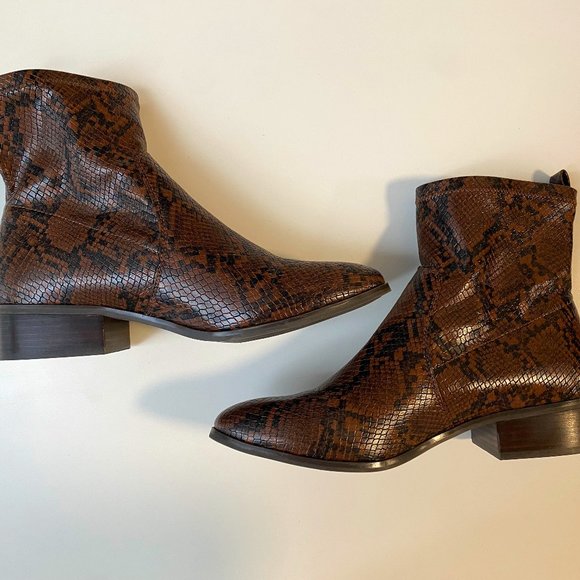 Brown Snake Skin Ankle Point Toe Boots, Size 9 - Picture 2 of 2